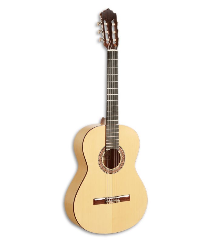 Foto de la guitarra flamenca Paco Castillo modelo 211 F de frente y en trés cuartos