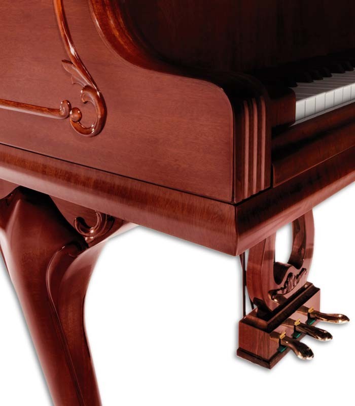 Photo detail of the body of the Grand Piano Petrof P173 Breeze Chipendale