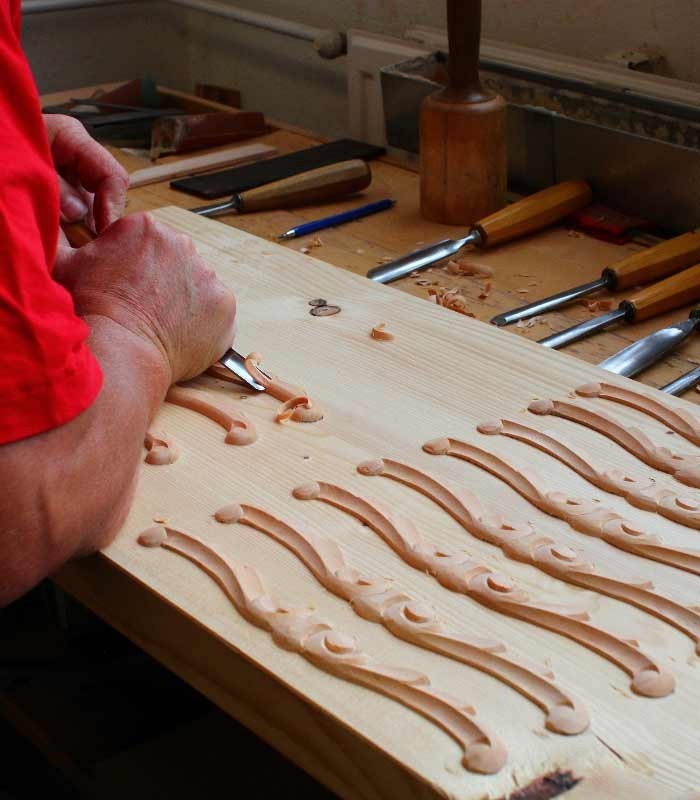 Foto del trabajo de decoración del Piano de Cola Petrof P173 Breeeze Chipendale