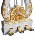 Foto detalhe dos pedais do Piano de Cauda Petrof P173 Breeze Rococo
