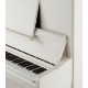 Foto detalle del teclado y mueble del Piano Vertical Petrof P135 K1
