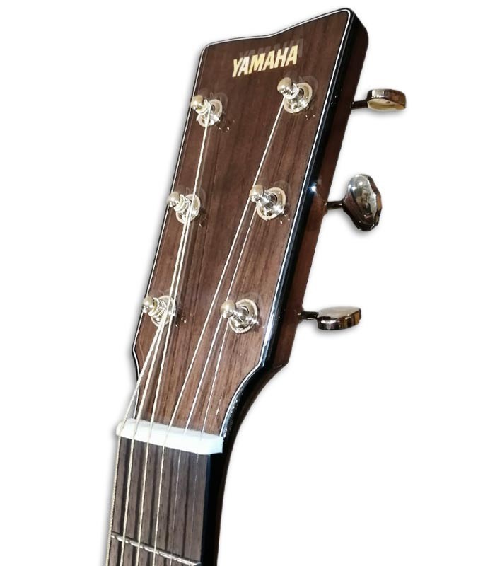 Photo of the head of the Folk Guitar Yamaha Storia III