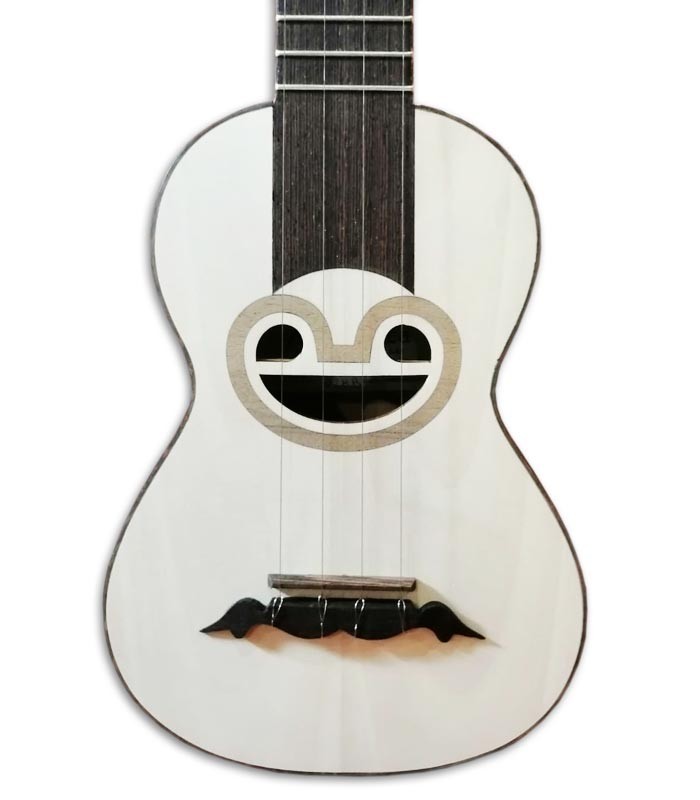 Foto de la tapa del cavaquinho Artimúsica CV11C
