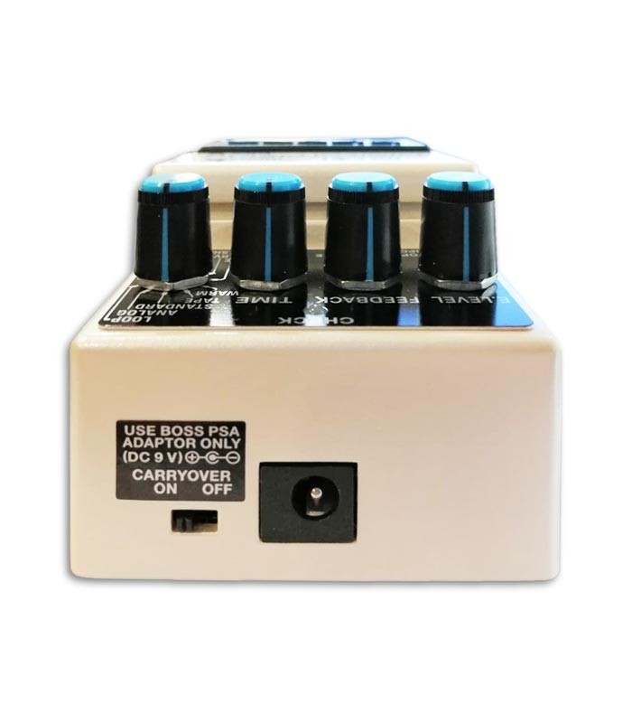 Foto da entrada da alimentação do Pedal Boss DD 8 Digital Delay