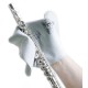 Foto do Limpador BG A62 Universal a ser utilizado numa flauta transversal