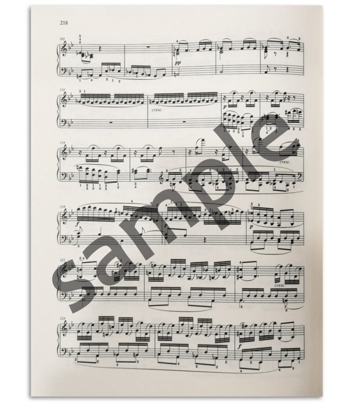 Foto de uma amostra do livro Beethoven Piano Sonatas Vol 1 Urtext UT50427