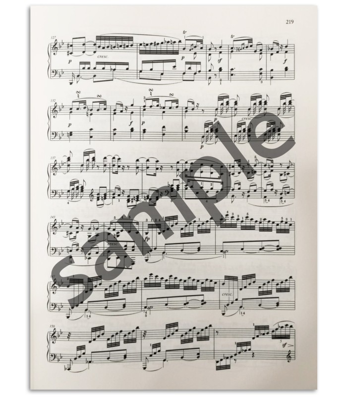 Foto de outra amostra do livro Beethoven Piano Sonatas Vol 1 Urtext UT50427