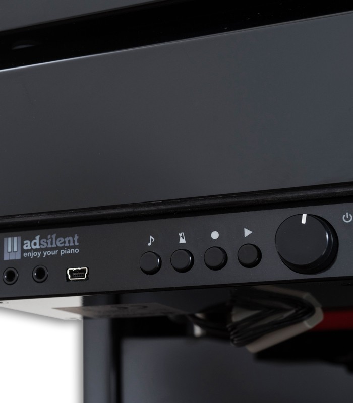 Foto detalle de los controlos del sistema silent Adsilent para piano vertical
