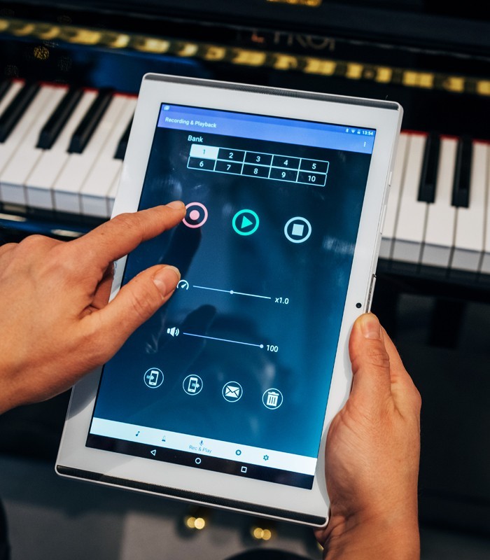 Foto de la app del sistema Adsilent para piano vertical