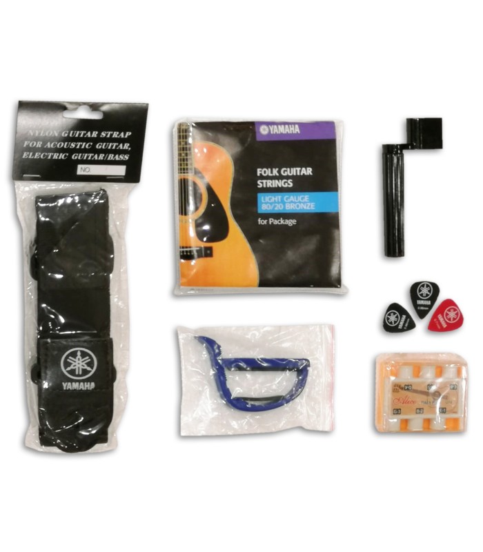 Photo of the Folk Guitar accessories from the Yamaha F310 pack