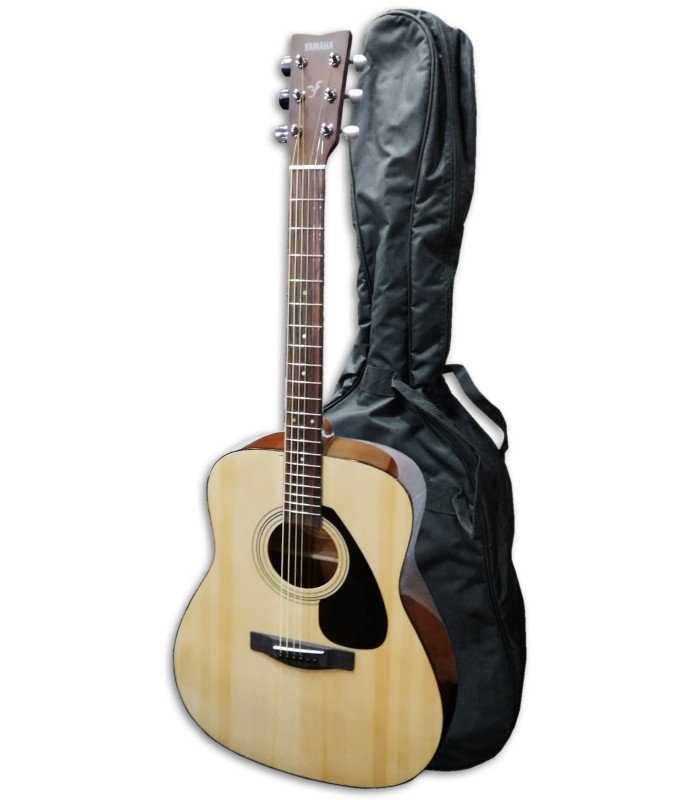 Photo of the Folk Guitar from the Yamaha F310 pack with a bag