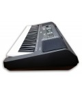 Foto do Teclado Yamaha modelo PSR E373 visto de lado