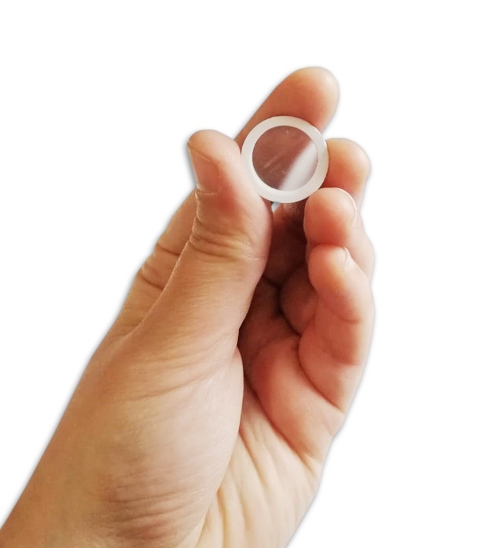 Photo of the Membrane Clarke para Kazoo in a hand