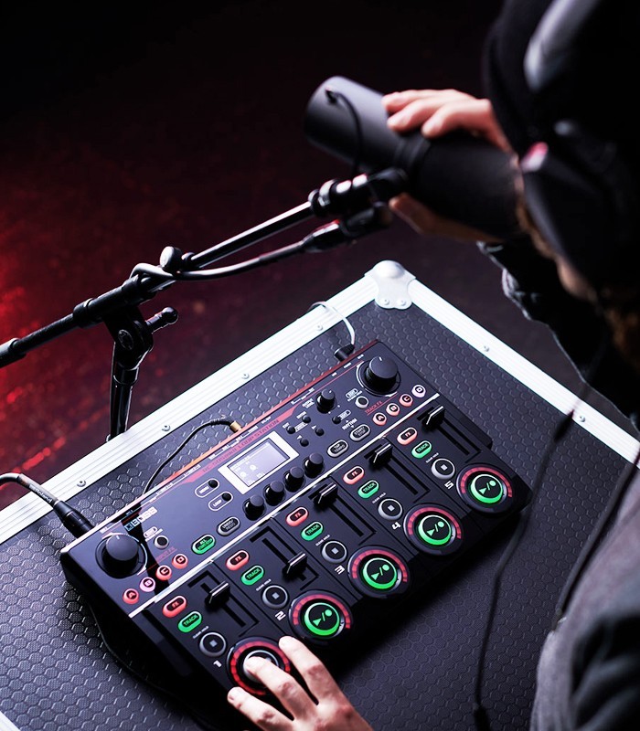 Illustrative photo of the Pedal Boss model RC 505 MKII Loop Station being used
