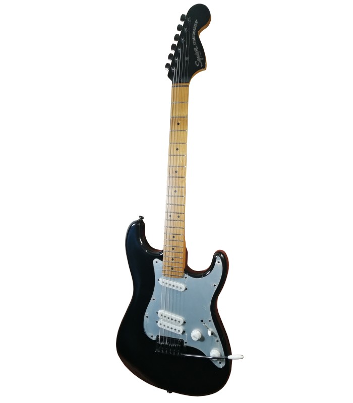 Foto da guitarra elétrica Fender Squier modelo Contemporary Strat SPCL RMN Black