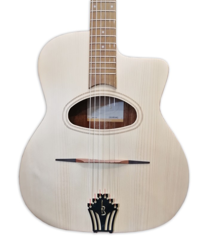 Spruce top with D-shaped soundhole of the Jazz Manouche guitar APC model JMD100