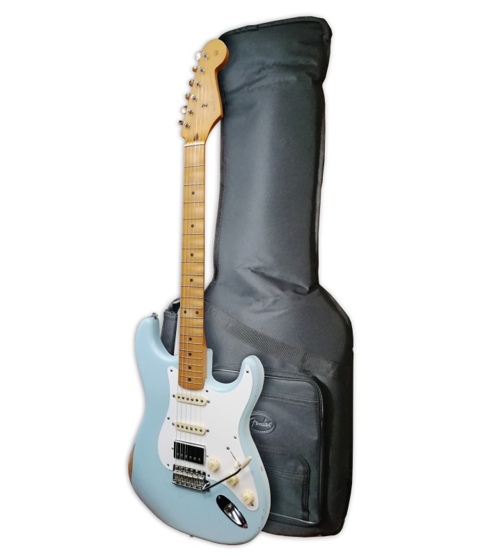 Guitarras
Stratocaster no Salão Musical