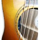 Detalhe do preamp no interior da boca da guitarra eletroacústica Fender modelo Paramount PD 220E Dreadnought Natural