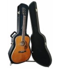 Guitarra electroacústica Fender modelo Paramount PD 220E Dreadnought Natural en el interior del estuche