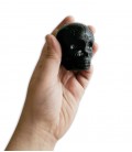 Shaker LP modelo LP006 Skull Shaker preto numa mão