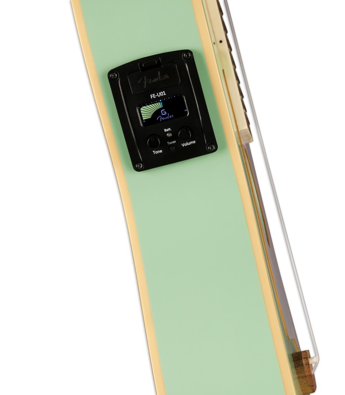 Detalhe do pré-amplificador com afinador integrado do ukulele concerto Fender modelo Fullerton Strat SFG