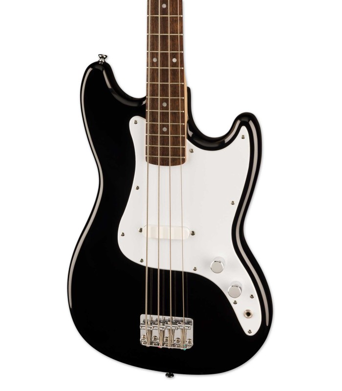 Detalle del cuerpo en agathis de la guitarra bajo Fender modelo Squier Bronco Bass Short Scale LRL Black