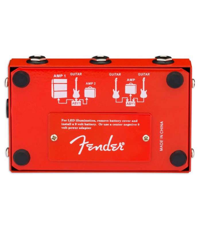 Detalle del fondo del pedal Fender modelo ABY Pedal