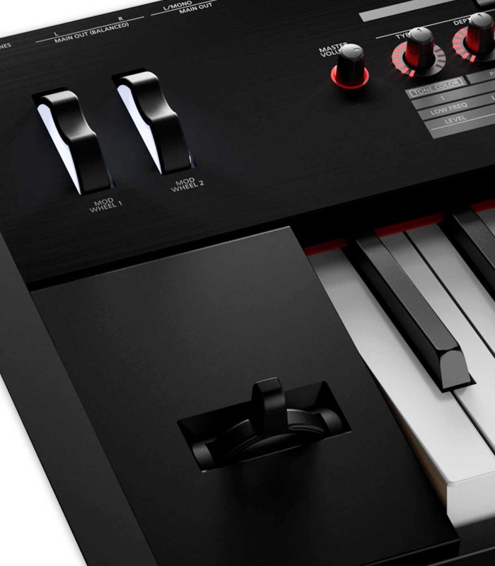 Detalhe dos controlos do piano digital Roland modelo RD 2000 stage piano
