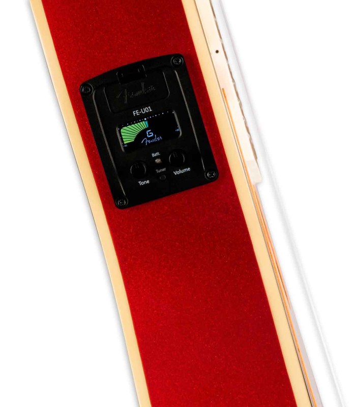 Detalle del preamp Fender® FE-U01 del ukelele concierto Fender modelo Fullerton Strat CAR