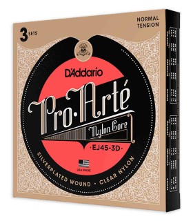 Portada del embalaje del juego de cuerdas DAddario modelo EJ45 3D multipack en tensión normal para guitarra clásica
