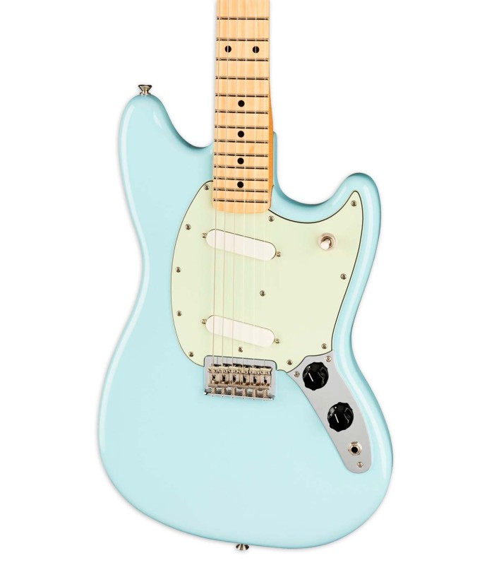 Alder body and Mustang® Single-Coil pickups of the electric guitar Fender model Player Mustang WN Sonic Blue