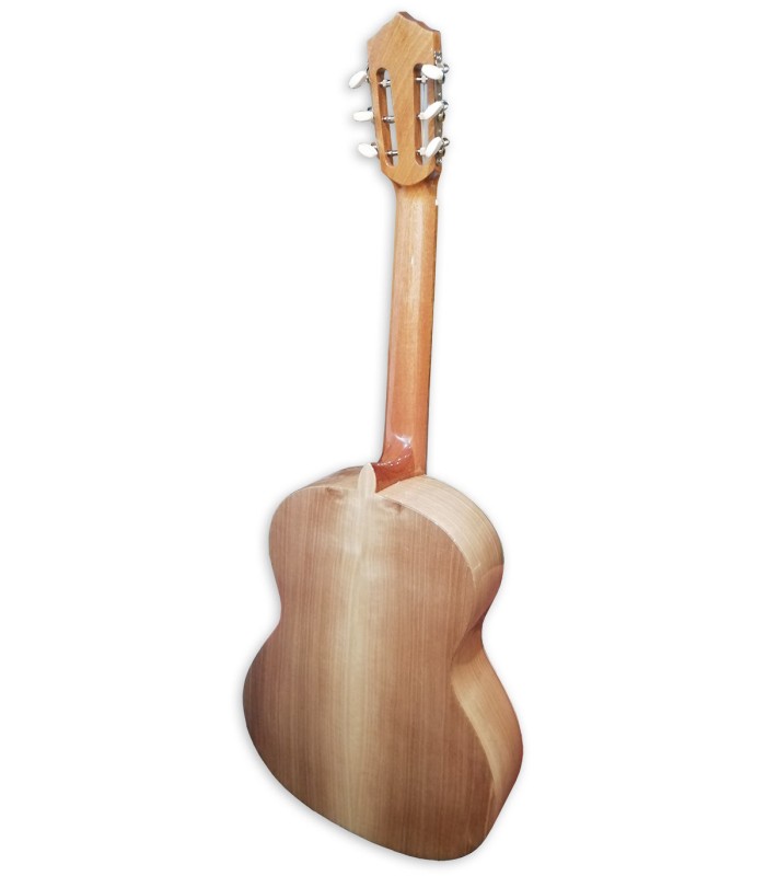 Solid walnut back and sides of the violão de Fado Artimúsica model VF40C Simple