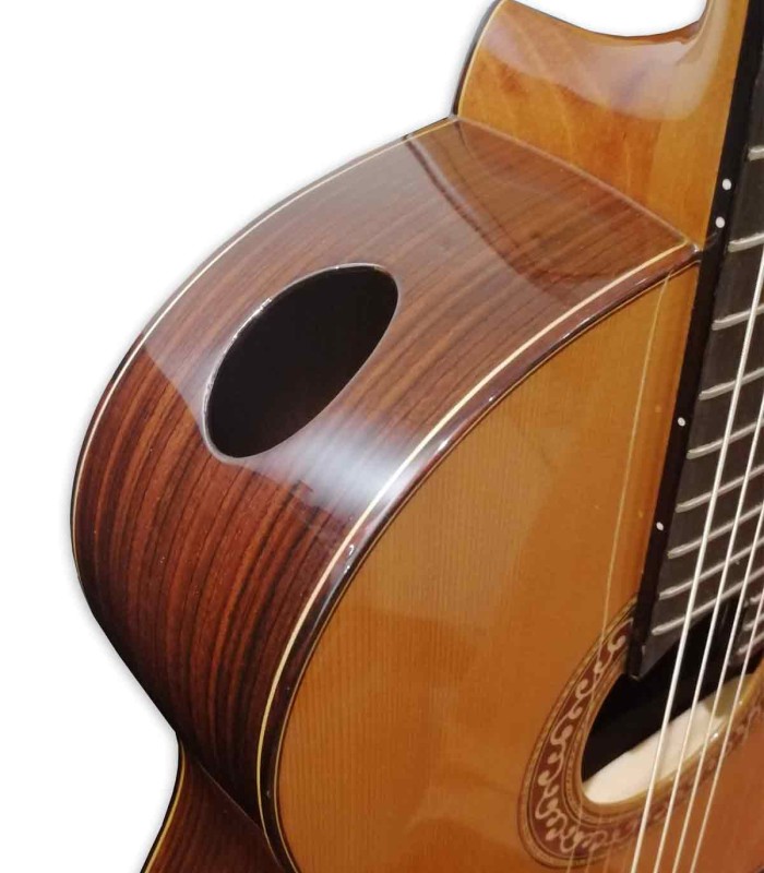 Side soundhole detail of the viola de Fado Artimúsica model Deluxe Carmo