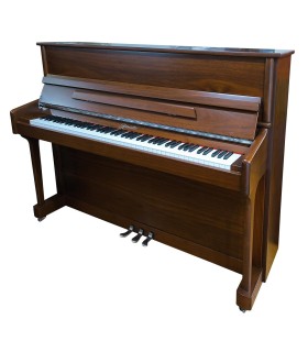 Piano vertical Ritmuller modelo AEU118 SW Classic con 118cm de altura y acabado en nogal acetinado