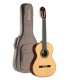Guitarra clásica Alhambra modelo 7PA con tapa en abeto macizo y con funda de 25mm de acolchado