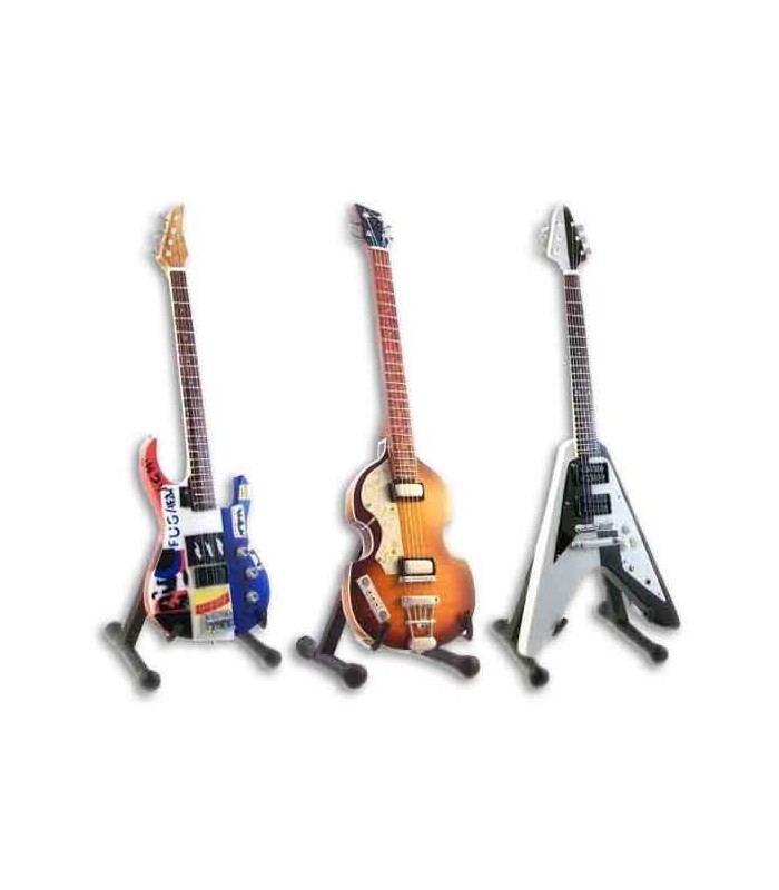 Imagem de três miniaturas de guitarra elétrica