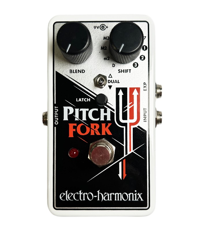Pedal Electro-Harmonix Pitch Fork com botões de controlo, interruptor de pé e logótipo da marca visíveis
