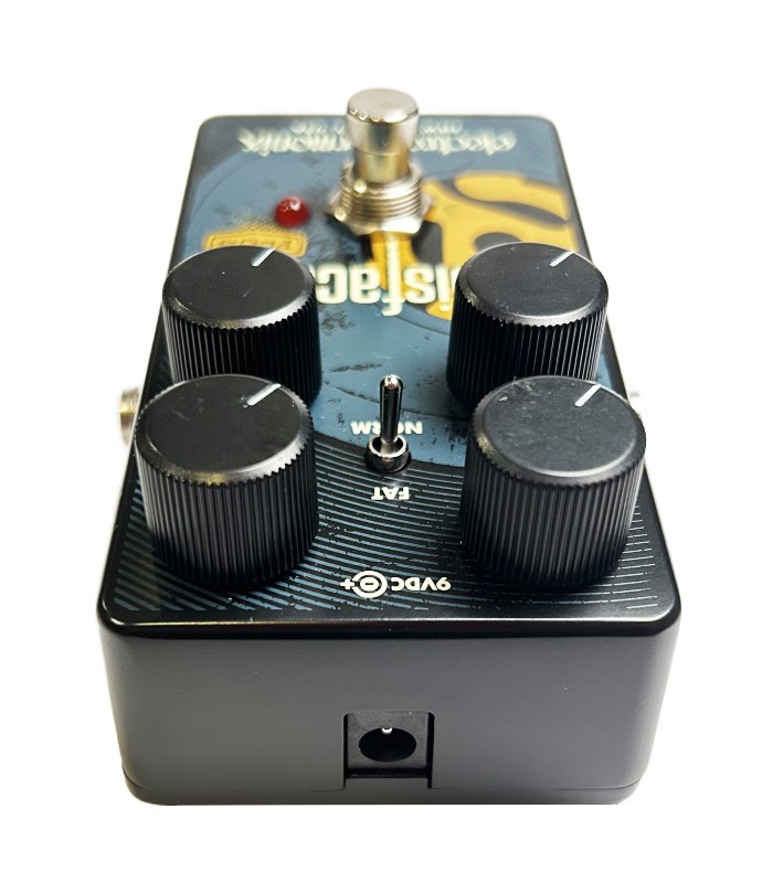 Vista superior do pedal Electro-Harmonix Satisfaction Plus mostrando botões de controlo e entrada de energia