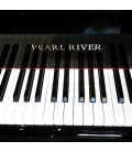 O Pearl River GP150 PE Classic Baby Grand tem uma excelente acção, que o torna particularmente agradável de tocar