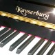 Teclado y logo del piano Kayserburg KAM2 