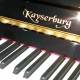 Teclado e logotipo do piano Kayserburg KAM2
