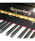Teclado e logotipo do piano Kayserburg KAM2 