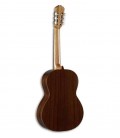 A Alhambra 1C EZ é uma guitarra clássica amplificada confortável de tocar 