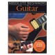 Livro Music Sales AM92615 Absolute Beginners Guitar Book CD