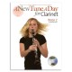 Livro Music Sales BM12177 A New Tune a Day Clarinet Book 2 com CD