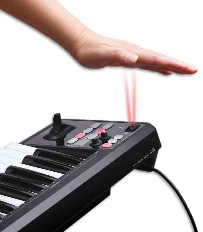 Controlador MIDI Roland A-49 com 49 Teclas