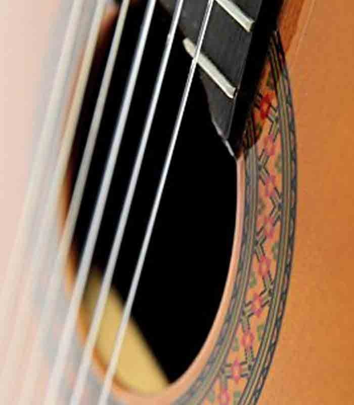 Pack de Guitarra Clásica Yamaha C-40 con Afinador y Funda