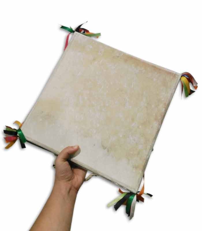 Foto del adufe MMG de 30cm en la mano