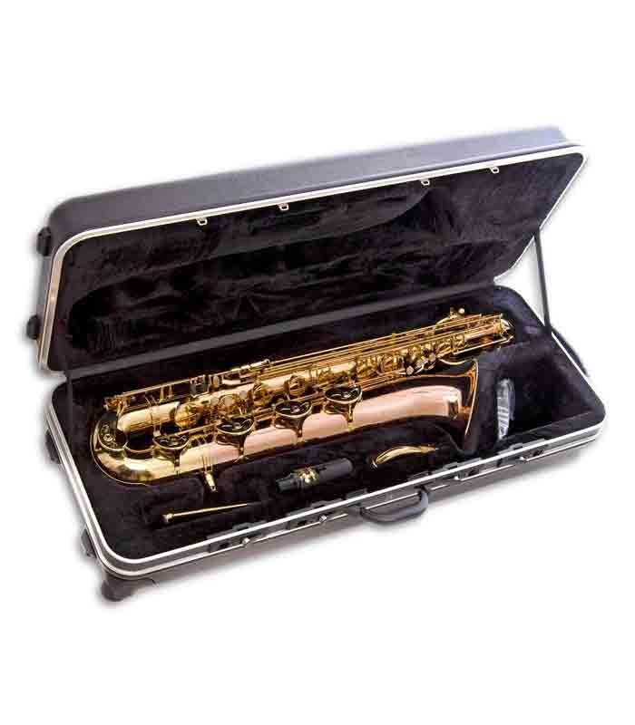 Photo of the John Packer Baritone Saxophone JP144 inside the case