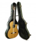 A guitarra clássica Alhambra 9P CW E8 inclui um estojo rígido